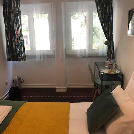 Dormeaqui * ליסבון
